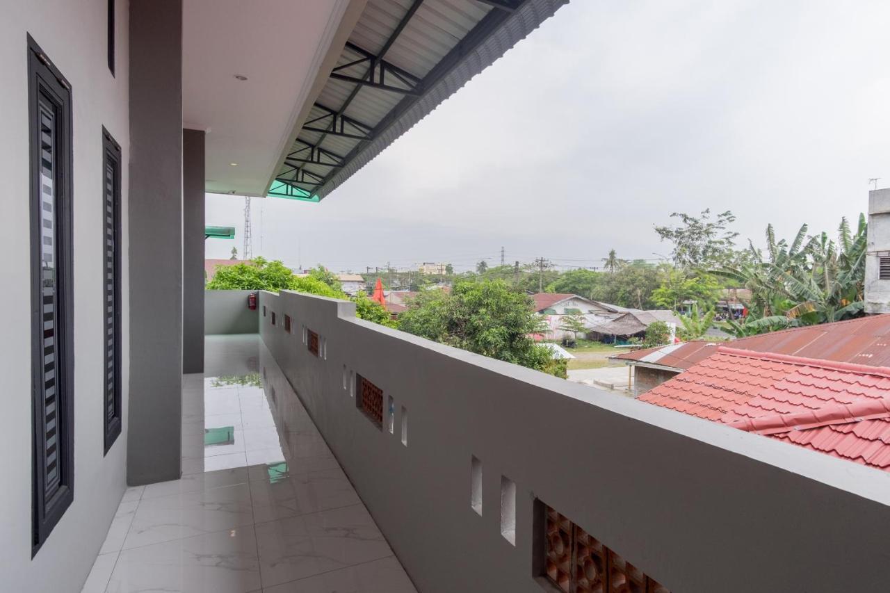 Oyo 470 Green Kno Medan Exterior photo